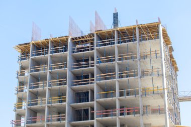 bir apartman binası inşaatı