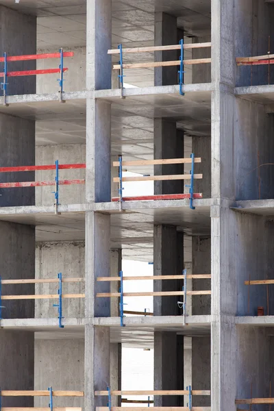 Construcción de una casa de apartamentos — Foto de Stock