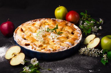 lezzetli ev yapımı elma pasta