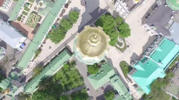 Luchtfoto van Kiev Pechersk Lavra, Kiev, Oekraïne, bovenaanzicht — Stockvideo