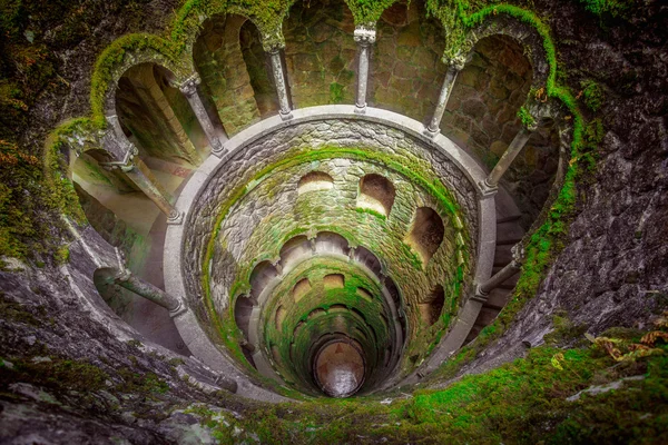 Sintra, Portogallo al pozzo di iniziazione — Foto Stock