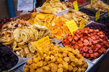 Mahane Yehuda piyasada çeşitli Kuruyemiş.