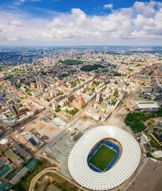 Olimpiyat Stadyumu'na ve Kiev şehrin havadan görünümü. Ukrayna.