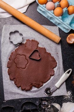 Çikolatalı kek shortcrust temel pasta pişirme işlemi.