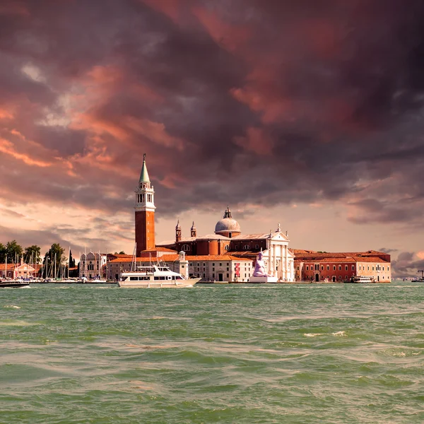 Iglesia de San Giorgio Maggiore, vista desde el terraplén de San Marco. Venecia — Foto de Stock
