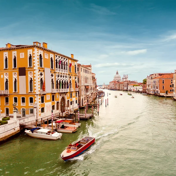 Gran Canal y Basílica Santa Maria della Salute — Foto de Stock