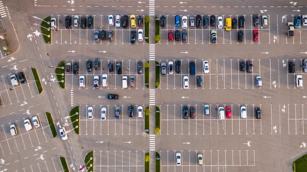 Bilparkering sedd ovanifrån, Flygfoto — Stockfoto