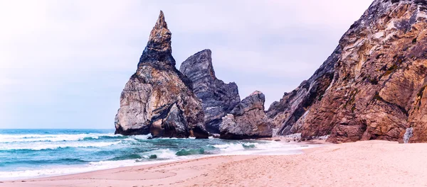 Playa aislada Ursa en la costa atlántica cerca del Cabo Roca — Foto de Stock