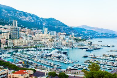 Bağlantı noktası Hercule, Monaco-Ville, Cote dazur panoramik manzaralı.