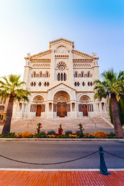 Günbatımında Monaco Katedrali.