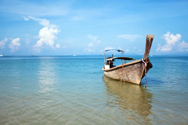 Spiaggia tropicale, mare andaman, thailandia — Foto Stock