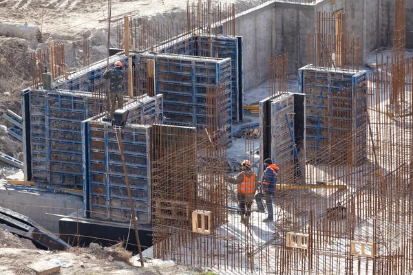 Construção de uma casa de apartamento — Fotografia de Stock