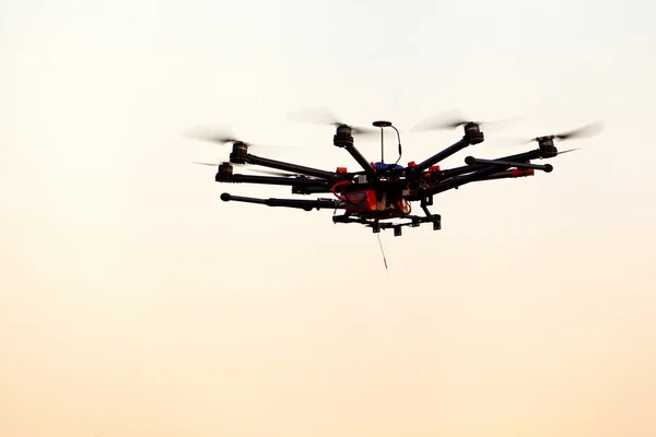 Quadricottero, elicottero, drone — Foto Stock