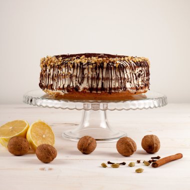 Havuçlu kek ceviz ve beyaz krema