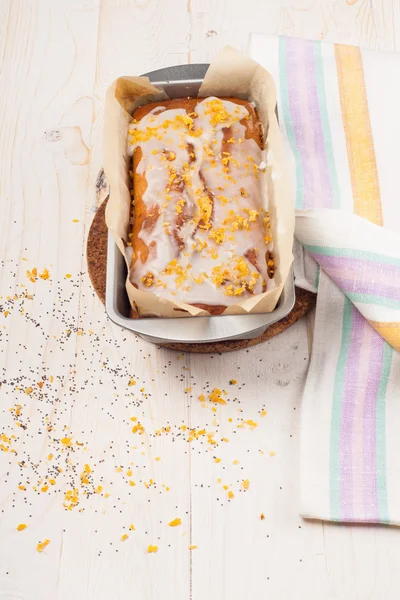 Pastel de limón con semillas de amapola — Foto de Stock