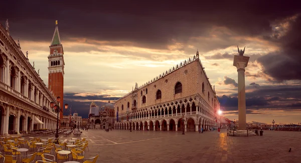 Piazza San Marco at sunrise — Stock Photo, Image