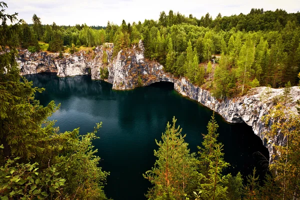 Mermer Ocağı içinde sular altında geçmiş Karelya