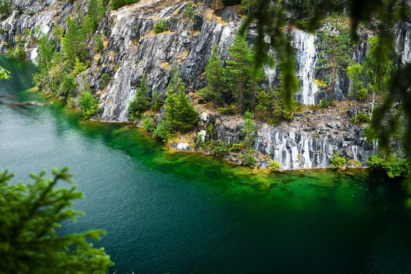 Mermer Ocağı içinde sular altında geçmiş Karelya