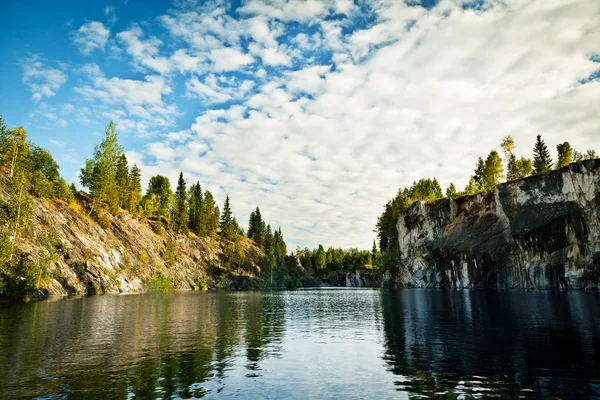 Mermer Ocağı içinde sular altında geçmiş Karelya