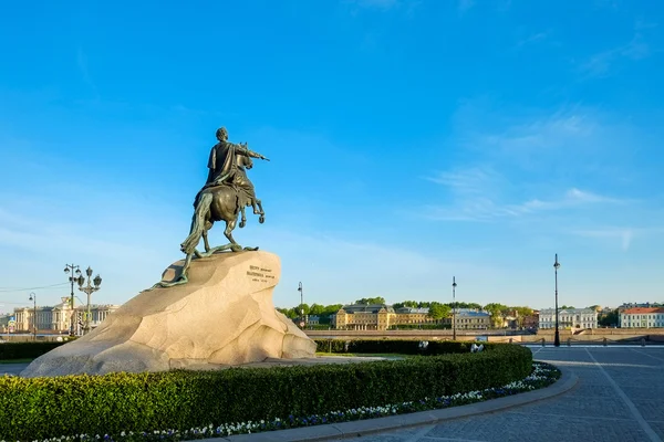 Peter ilk anıt sabah olarak ata