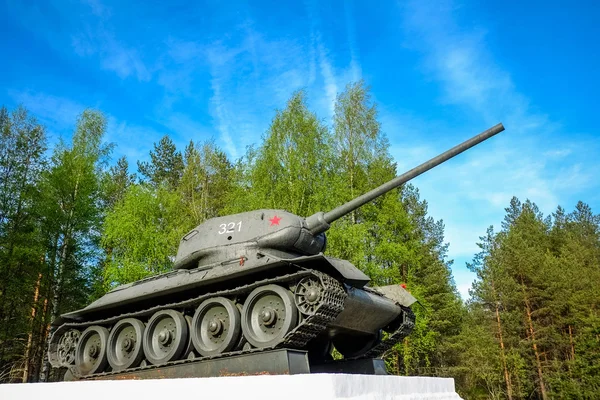 Efsanevi tank Zafer Anıtı