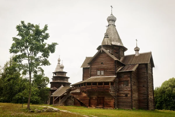 Alte alte Holzkirchen in Novgorod Stockbild