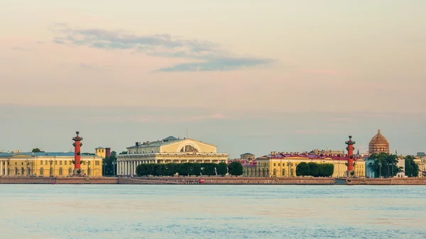 Vasilievsky Insel Pfeil im Sonnenaufgang — Stockfoto