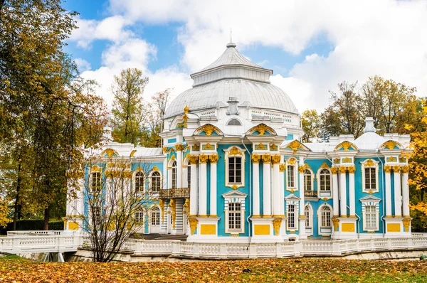 Hermirage in Catherine park in autumn — Stock Photo, Image