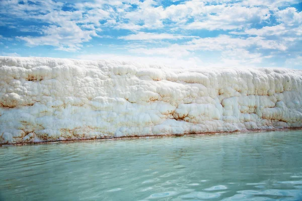 White rocks and travertines of Pamukkale — Stock Photo, Image