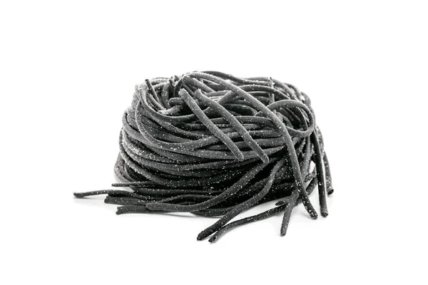 Zwarte Verse Spaghetti Pasta Met Inktvis Inkt Een Witte Geïsoleerde — Stockfoto