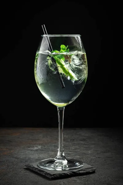 Hugo Cocktail Champagne Lime Mint Melissa Syrup Black Background Aperitif — Stock Photo, Image
