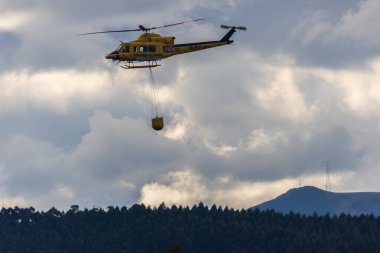 Yaz yangını, helikopterlerin durmadan çalıştığı yer.!