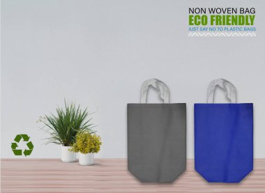 Boş Mokup Poşetler Masada beyaz arkaplan ile izole edildi. ECO torbaları. Metin için Boşluğu Kopyala.