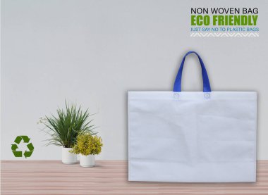 Boş Mokup Poşetler Masada beyaz arkaplan ile izole edildi. ECO torbaları. Metin için Boşluğu Kopyala.