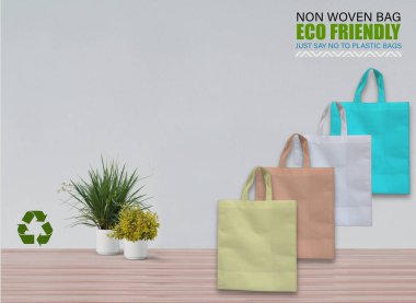 Boş Mokup Poşetler Masada beyaz arkaplan ile izole edildi. ECO torbaları. Metin için Boşluğu Kopyala.