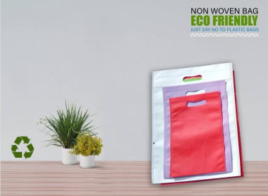 Boş Mokup Poşetler Masada beyaz arkaplan ile izole edildi. ECO torbaları. Metin için Boşluğu Kopyala.