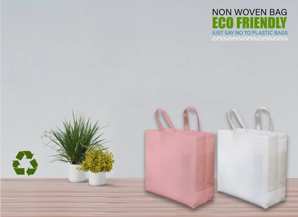 Bolsas Mockup Vacías Aisladas Mesa Con Fondo Blanco Bolsas Eco — Foto de Stock