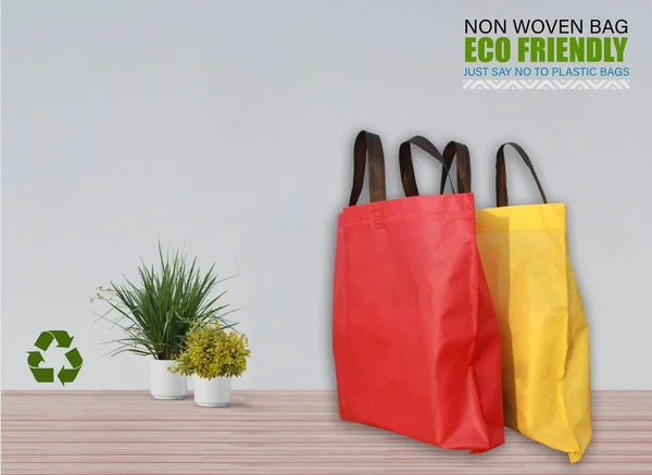 Bolsas Mockup Vacías Aisladas Mesa Con Fondo Blanco Bolsas Eco — Foto de Stock