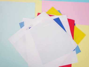 Çeşitli renklerde Kumaş Alışveriş Torbası Koleksiyonu. Sosyal ağlar için bir grup ECO arkadaş canlısı çanta.