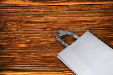 Yeniden kullanılabilir çanta, plastik atık azaltma konsepti. Non Woven PP Bag. Alışveriş ve Hediye Çantası