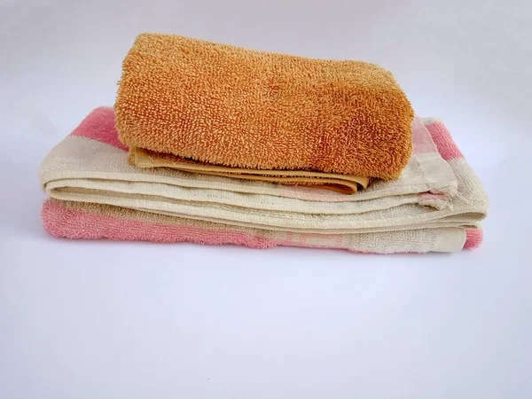Prachtige Pile Towel Geïsoleerd Witte Achtergrond Stockfoto