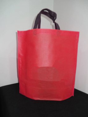 Renkli Çanta, Saplı Döngü Örülmemiş Yazdırılmış Çanta, Siyah Masada Eko Torba İzole Edildi