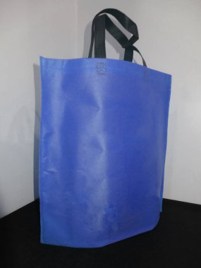 Renkli Çanta, Saplı Döngü Örülmemiş Yazdırılmış Çanta, Siyah Masada Eko Torba İzole Edildi