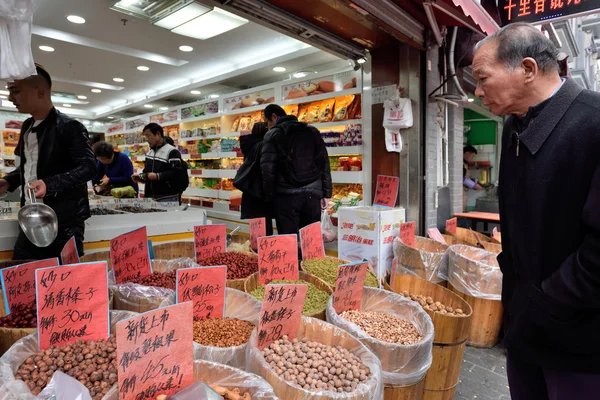 Chinese mensen trades traditionele gerechten — Stockfoto