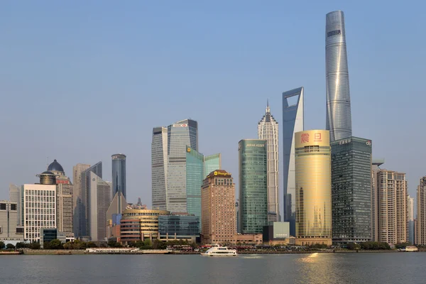Pudong district view from The Bund waterfront area — Stock Photo, Image