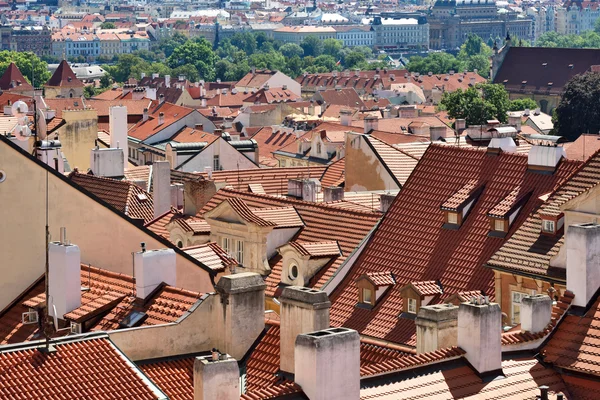 Telha telhados da cidade velha Praga — Fotografia de Stock