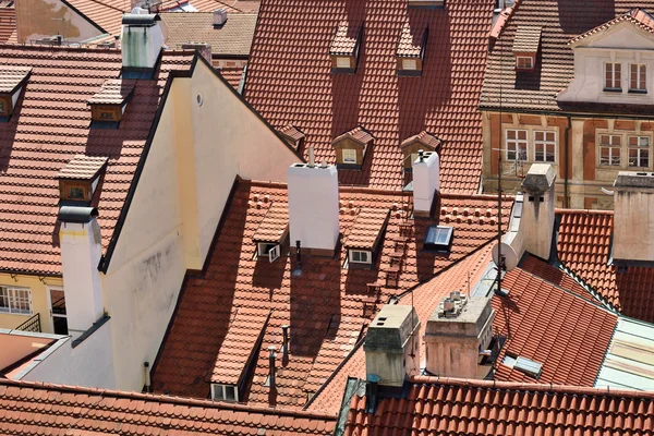 Telha telhados da cidade velha Praga — Fotografia de Stock