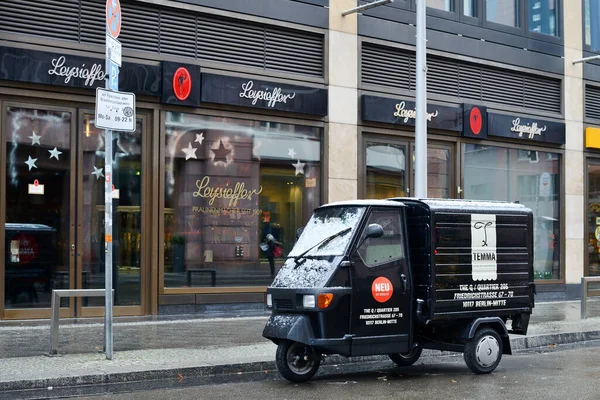 Berlin October Small Delivery Car Parking October 2014 Berlin Germany — Stock Photo, Image