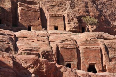 Petra - Ürdün 'ün güneyinde tarihi ve arkeolojik şehir