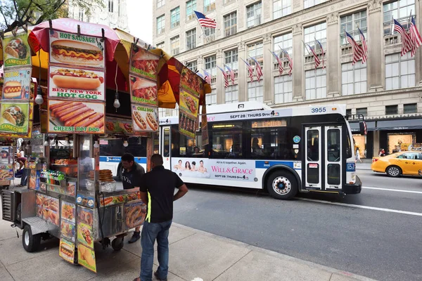 Ciudad Nueva York Agosto Carro Comida Callejera Manhattan Agosto 2017 — Foto de Stock